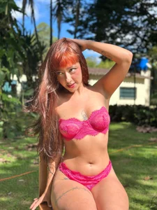 AliceMrtnz Hot in pink Pic 2