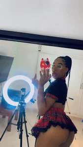 _ChanellR_ Your goddess has returned—give me pleasure 🥵😍 Billede