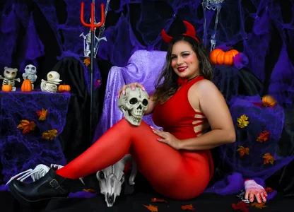 gisellsaenz SEXY HALLOWEEN DEVIL 🎃🎃🎃 Foto 6
