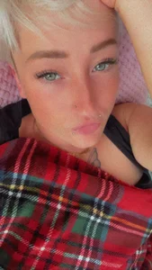 Bigboobiegirl90's photo