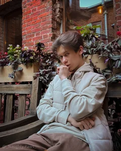 AndrewwCarter2 Public Gambar 3