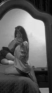 Posing for the camera 📸🙈 od Lola_lopezx  5 snímek