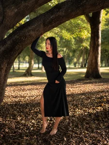 Alice-Lamore Between trees and secrets, nature keeps my best pranks... do you dare?💋💕 รูป  5