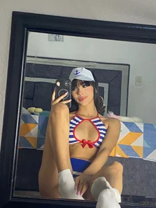 liccy_hallのI am your trusted sailor 💙🤍💖の 4枚の写真