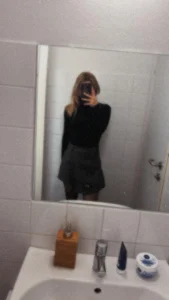 LaraHolt A part of me Pic 3