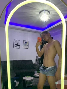 Public de LITTLE_BABY2026  Imagens