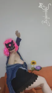 REAL-BigBoobCat Your pussycat with big tits and pink hair wants to enjoy herself with you. Pic 6