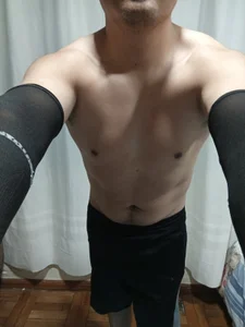 Public de MuscleDaddyon  2 Imagens