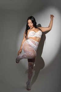 ReinaChloe Legs tease Pic