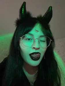 Kiss of the Witch od FakeLamb  7 snímek