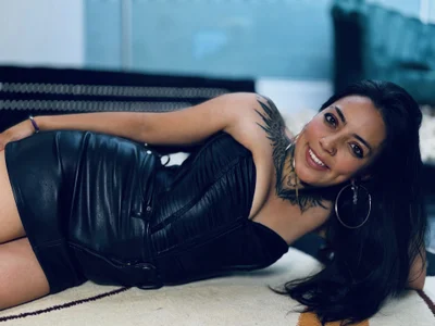 LiaMonroee_ elegant hot 😈🖤 Foto 6