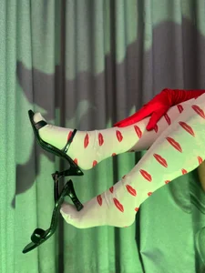 BriaConner_: FOOT FETISHES 👠 ( 4 фото)