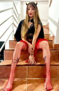 hellzel_moon: Halloween 2025 🎃👻 ( 3 фото)