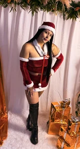 Emily_F_W Merry Christmas 2025 Pic 4