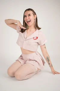 AnybunyのSexy Nurseの 6枚の写真