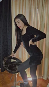 Emma_Nmm Public  4টি ছবি