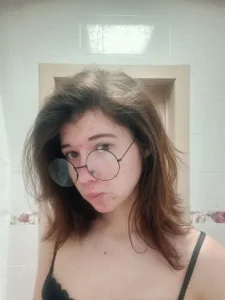 Hello dear, how are you doing, I want to enslave you with my photographs de MarilynMun  3 Imagens