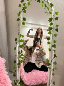 EarleneGoreham two beauties🥰😍 Pic