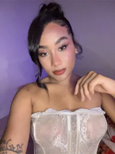 aiuni_ Public Pic