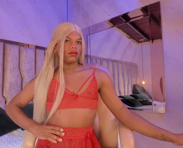 ari_monet Let yourself be excited by the rhythm of my caresses 😈🔥🥵 Pic