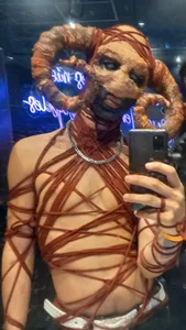 Godly_huan demon show (ask for that Pic