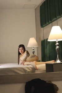 Mia_belluci get closer Foto 6