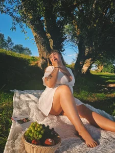 SeductiveCeline new outdoors pics Hình