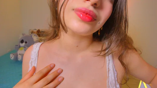 liiliie_petiteKissessss Bild 4