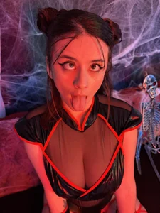 kassandra_james 👑 “Kitana never loses… especially when she looks at you like that 💋” Pic