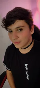 SamLopez1のa different dayの 2枚の写真