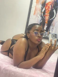 ZoeBrowns Public Pic 8