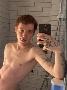 hello, its me de JusttJustin  2 photos