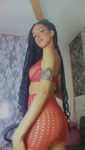 Queen_Cuarxxo I look sexy Foto 3