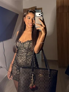 Dressed like a princess, thinking like a sinner. 🤍 de selena_monroy  6 Imagens