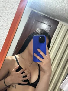 april_powl Do you like how I look in black? Pic 3