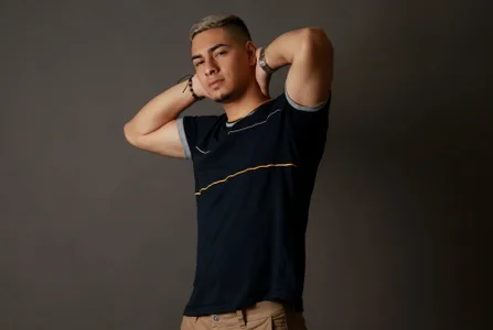 Dimitri_Colleman Public  2টি ছবি