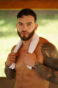 OLIVER_COLTのCome and spend an afternoon of pool next to meの 5枚の写真