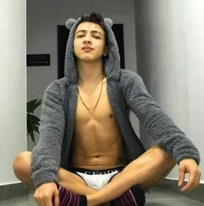 Lian_Miller1_のPublicの 2枚の写真