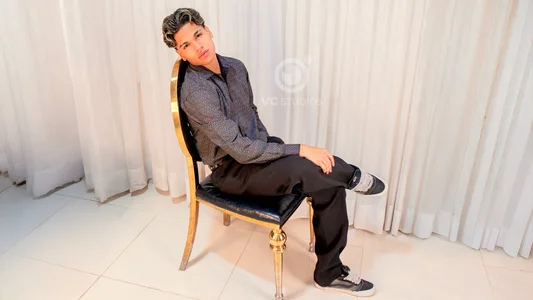 Marco_delux They say confidence is magnetic... Come see for yourself 😉⚡ Immagine  2