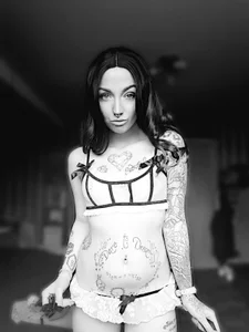 RoxxyInk Public 사진 2