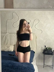 SonjaMonjeのI love you all 🥰の 2枚の写真