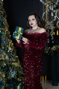 Miss_Maya_Mils Intoxicating Xmas Miss Pic 9