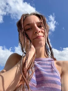 PetraHambelton Lavender sky ☁️ Pic 4