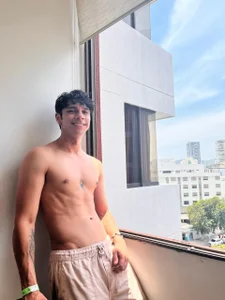 ErosDominantのPublicの 2枚の写真