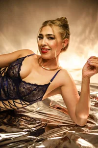 Thecrazyadams_: Public ( 5 фото)