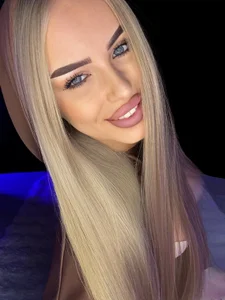 AubrieleRouj1 🍀🤎 Pic 4