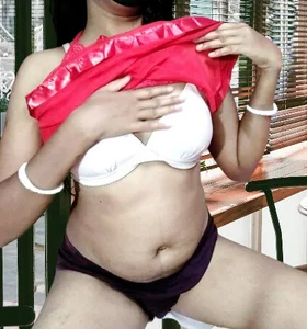 Ankhi-Rani Public Pic 4