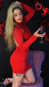 viktoria_davis_ Valentine's Day💖 Pic 2