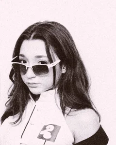 YasmineWest I love the old camera, such beautiful and aesthetic photos. Hình 3