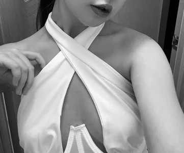 Lumi_tie Public Pic 4